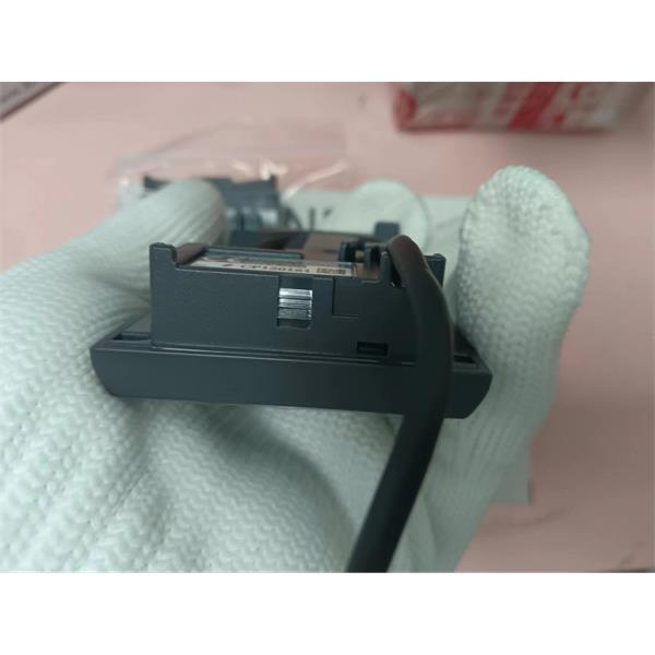 KEYENCE超小型數字激光傳感器放大器單元LV-N12N